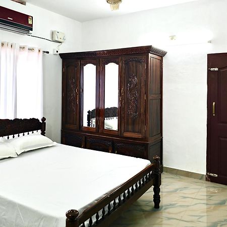 Ambili Riverfront Villa With Party Hall Irimbranallur Ngoại thất bức ảnh